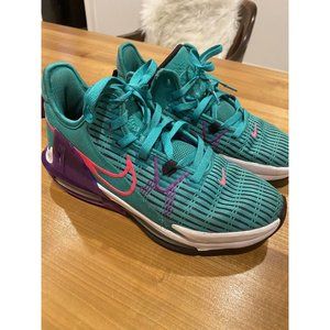 Nike LeBron Mens witness 6 size 8 green purple see desc